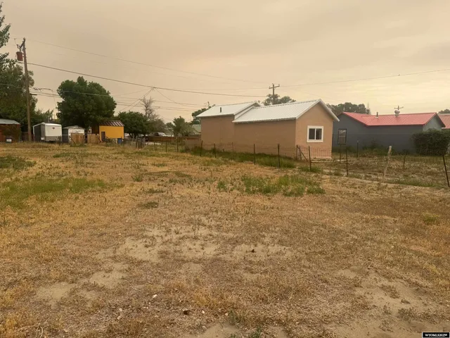$69,900 | 527 West Hugus Street, Rawlins, WY 82301