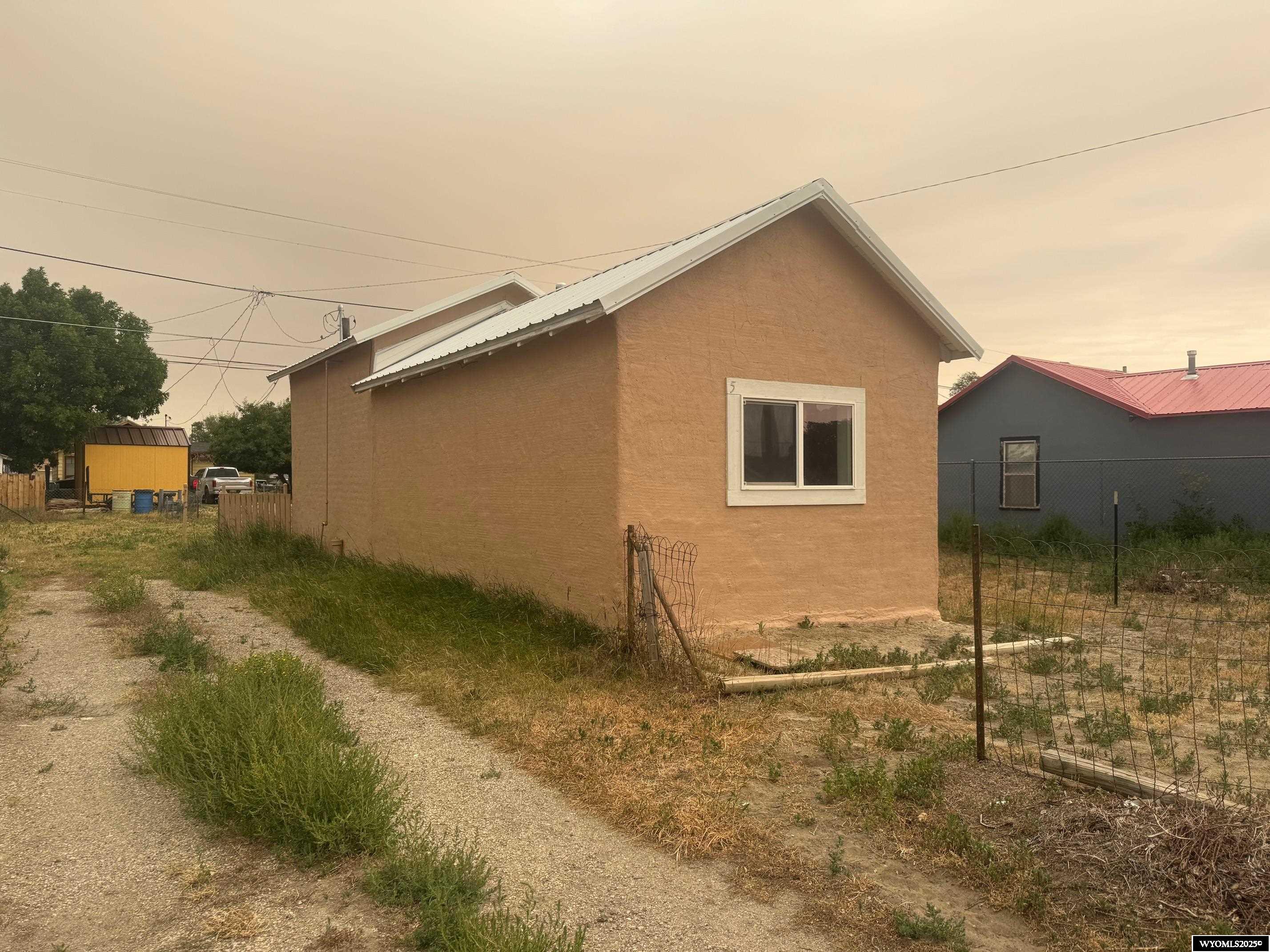 527 West Hugus Street Rawlins, WY 82301 - Photo 2 of 9