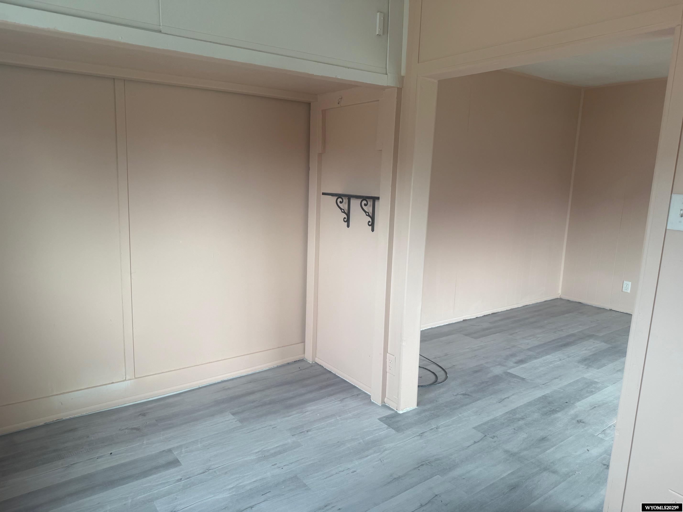 527 West Hugus Street Rawlins, WY 82301 - Photo 4 of 9