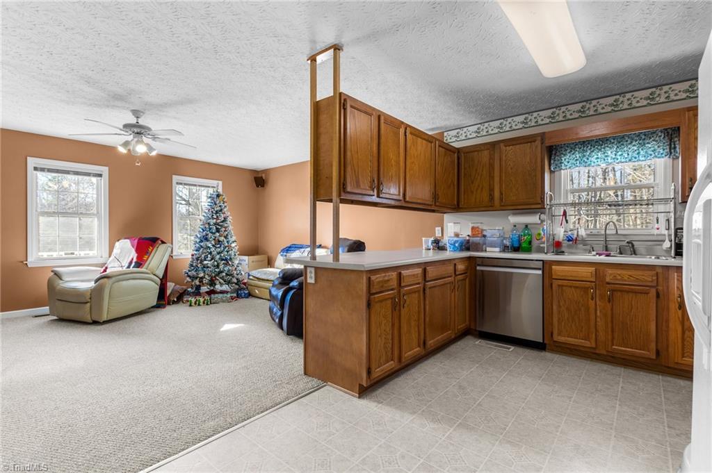 115 Pickett Road Lexington, NC 27295 - Photo 16 of 41 Gallery Image 16