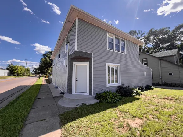 $242,500 | 3304 West State Street, Rockford, IL 61102