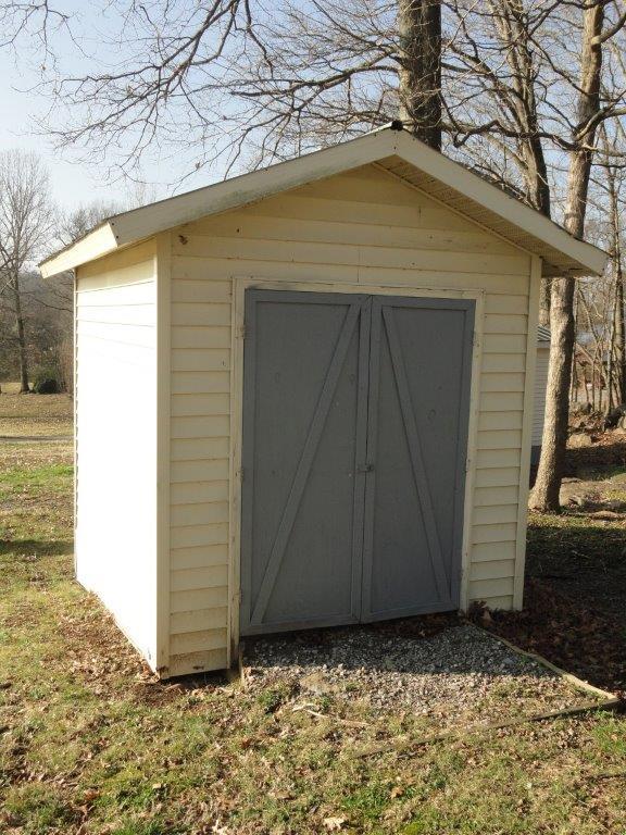 308 Dye Road Bell Buckle, TN 37020 - Photo 27 of 30 storage building