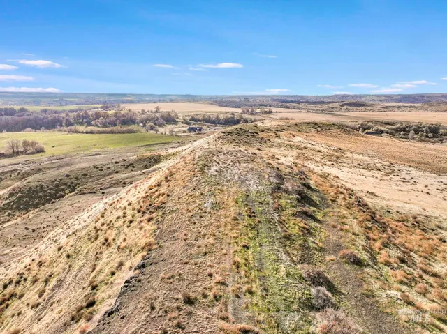 $82,000 | 4504 Snake River Mesa Road, Buhl, ID 83316