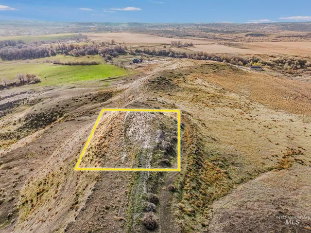 $82,000 | 4504 Snake River Mesa Road, Buhl, ID 83316