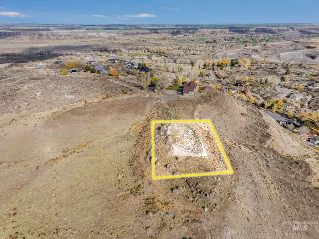 $82,000 | 4504 Snake River Mesa Road, Buhl, ID 83316