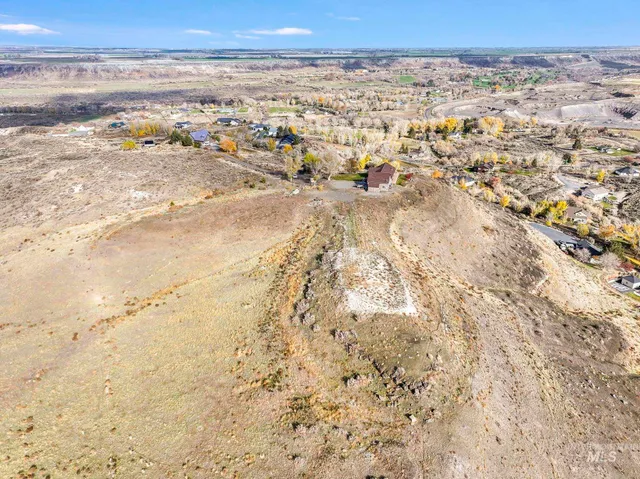 $82,000 | 4504 Snake River Mesa Road, Buhl, ID 83316