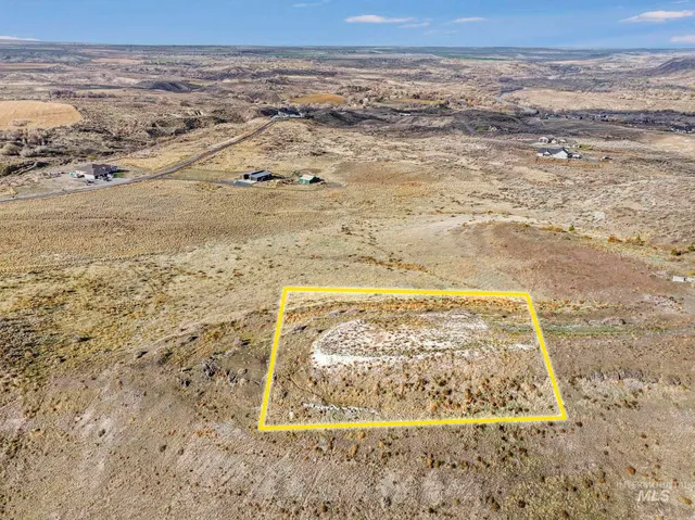 $82,000 | 4504 Snake River Mesa Road, Buhl, ID 83316