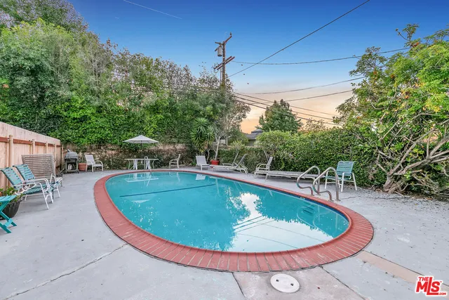 $2,595 | 2637 South Centinela Avenue, Unit 18, Santa Monica, CA 90405