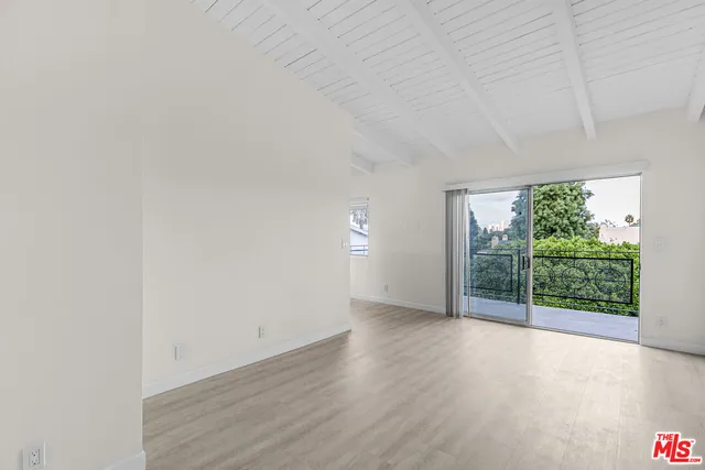 $2,595 | 2637 South Centinela Avenue, Unit 18, Santa Monica, CA 90405