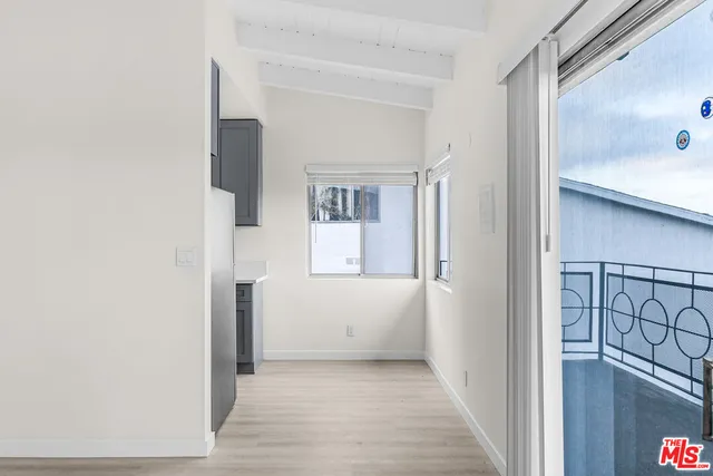 $2,595 | 2637 South Centinela Avenue, Unit 18, Santa Monica, CA 90405