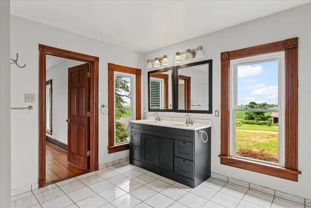 $203,000 | 10714 County Road 3300 East, Arrowsmith, IL 61722