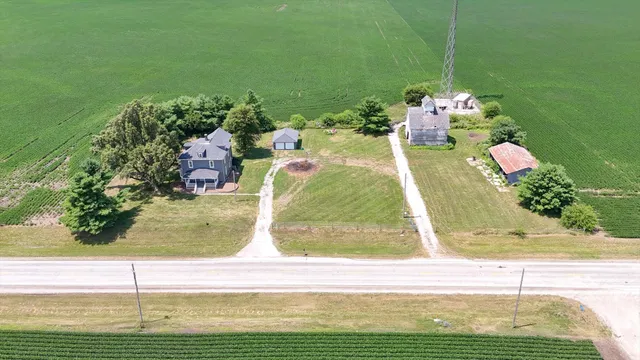 $203,000 | 10714 County Road 3300 East, Arrowsmith, IL 61722
