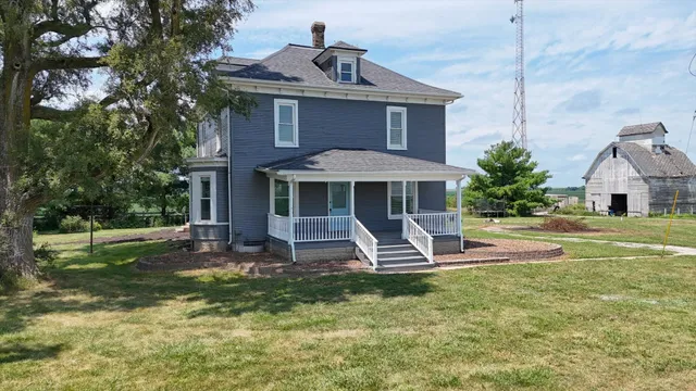 $203,000 | 10714 County Road 3300 East, Arrowsmith, IL 61722