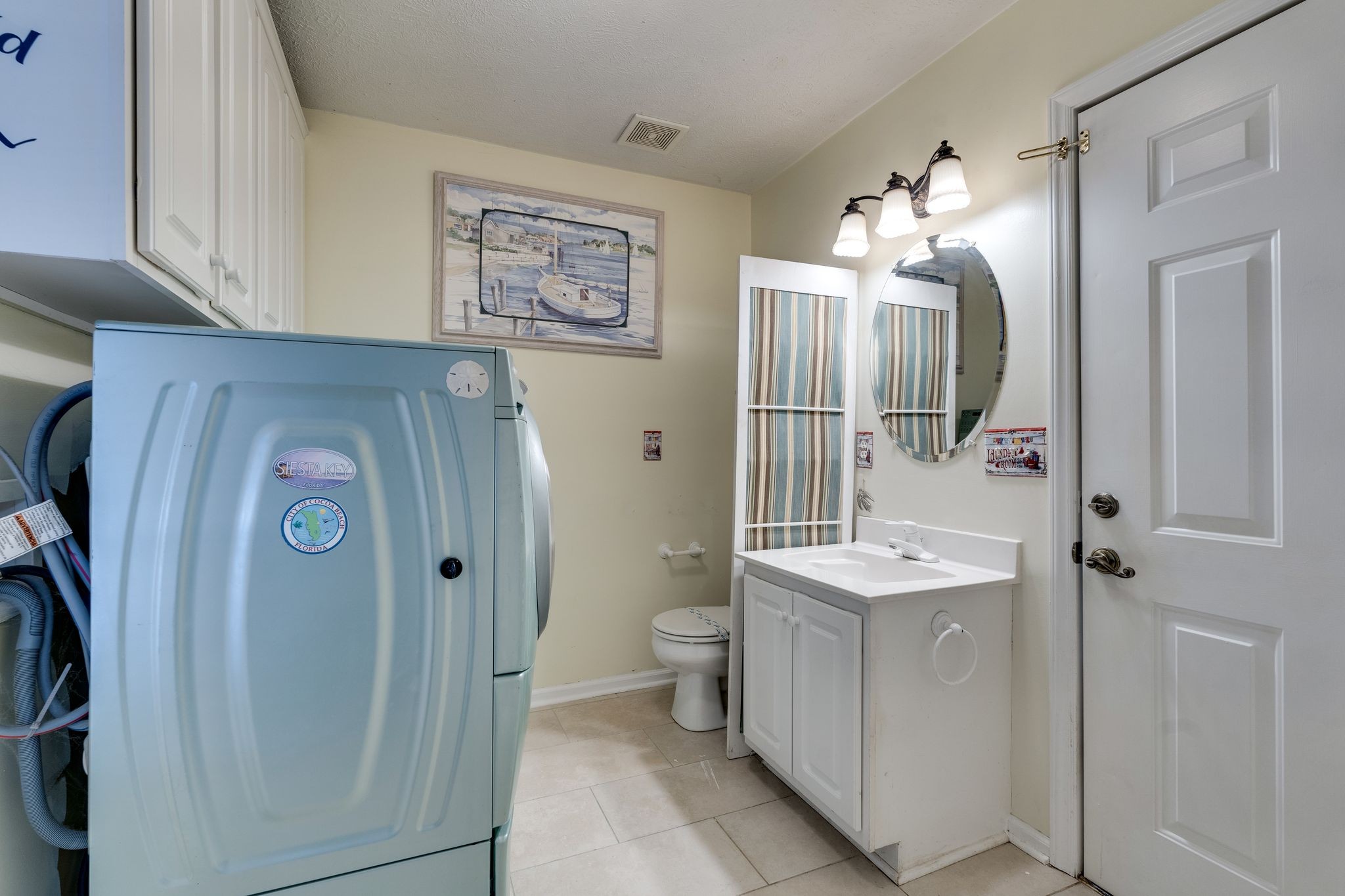 807 Judson Close Murfreesboro, TN 37130 - Photo 23 of 31 a bathroom with a sink mirror toilet and shower