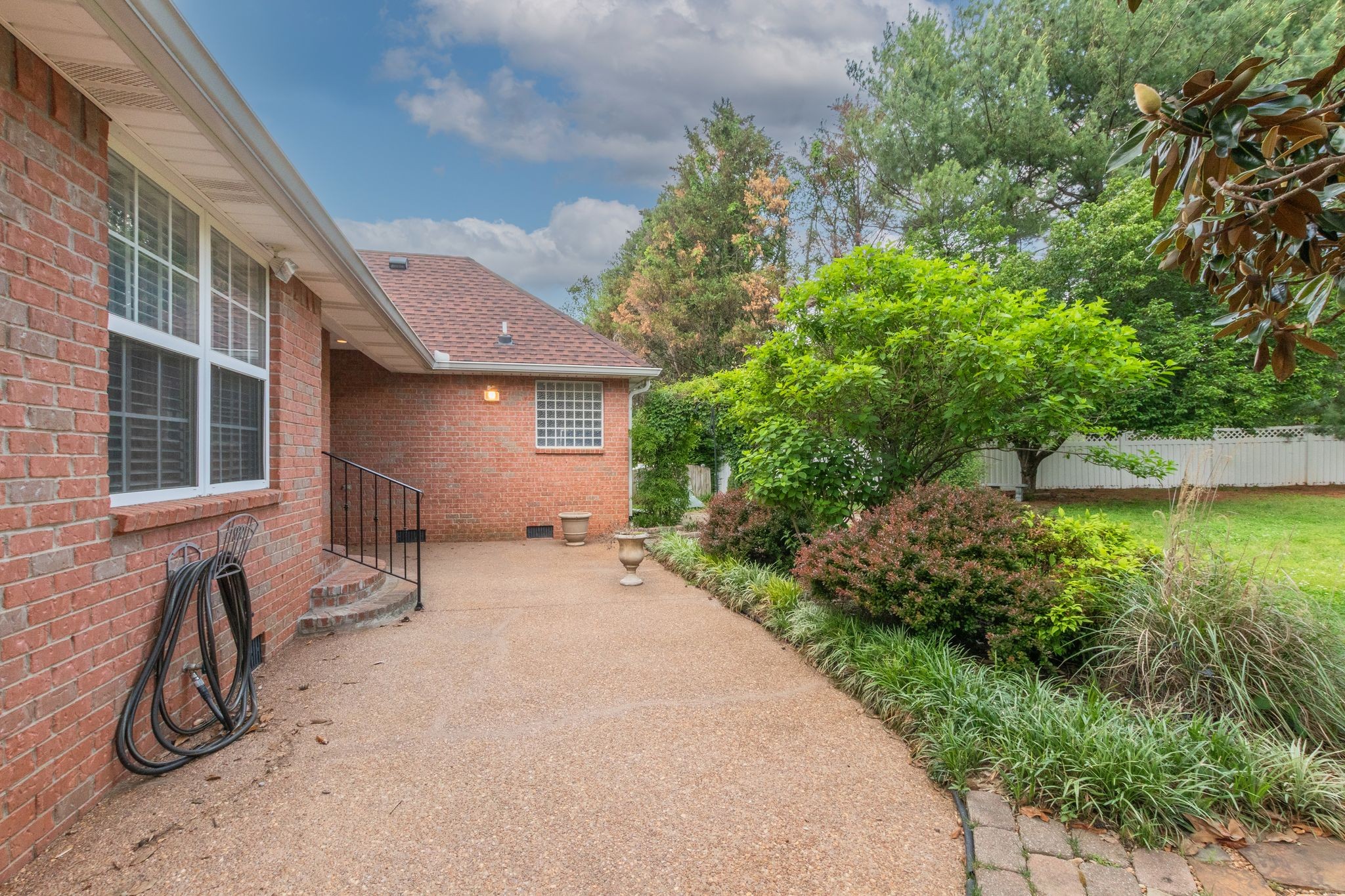 807 Judson Close Murfreesboro, TN 37130 - Photo 28 of 31 a front view of a house with garden