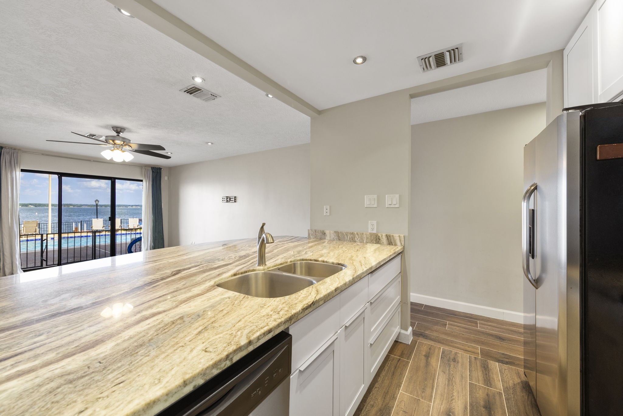 801 River Road, Unit 105C Montgomery, TX 77356 - Photo 9 of 30 Gallery Image 9