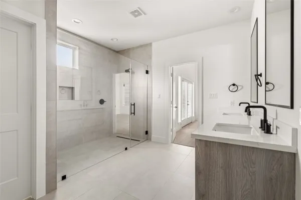 $2,850 | 107 Tolima Dove Street, Houston, TX 77022