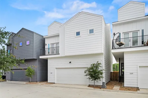 $2,850 | 107 Tolima Dove Street, Houston, TX 77022