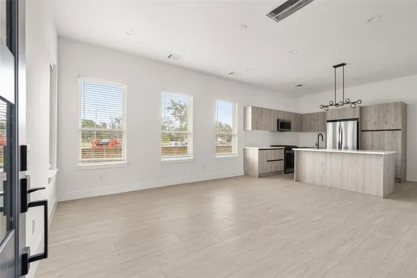 $2,850 | 107 Tolima Dove Street, Houston, TX 77022