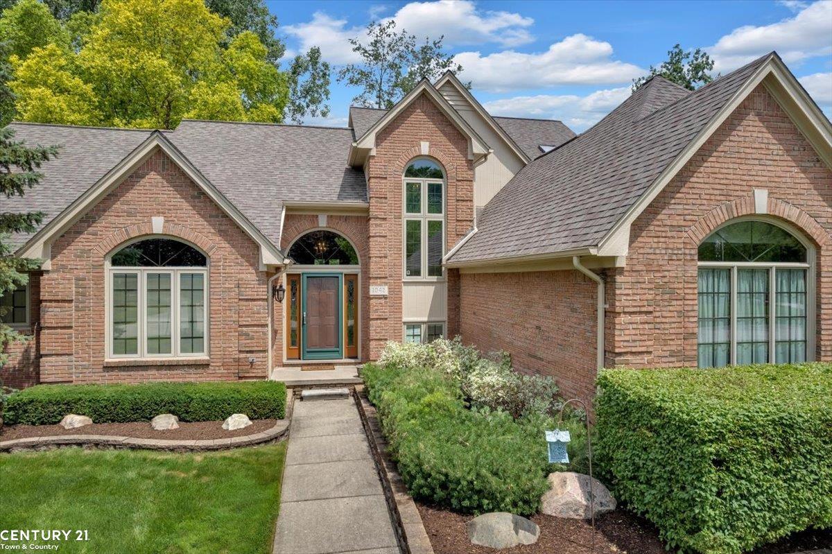 1042 Covington Pl Drive Rochester Hills, MI 48309 - Photo 3 of 40