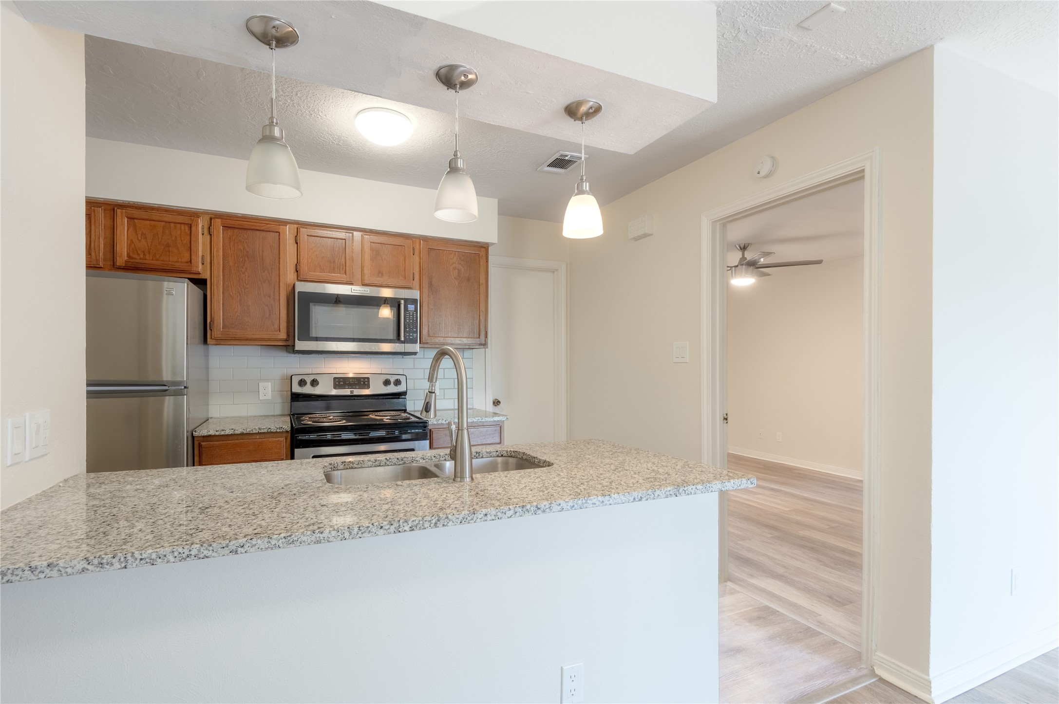 2402 Sycamore Avenue, Unit D6 Huntsville, TX 77340 - Photo 15 of 50