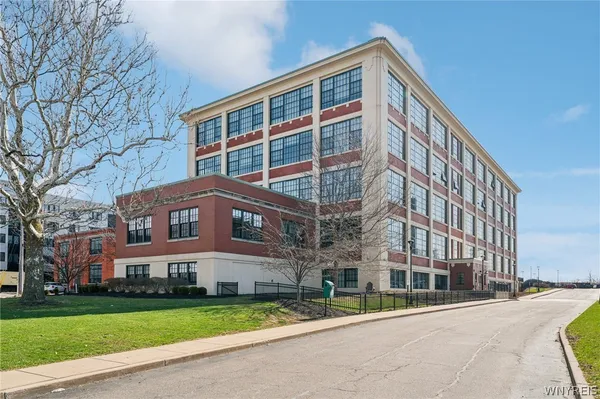 $159,999 | 2917 Main Street, Unit 210, Buffalo, NY 14214
