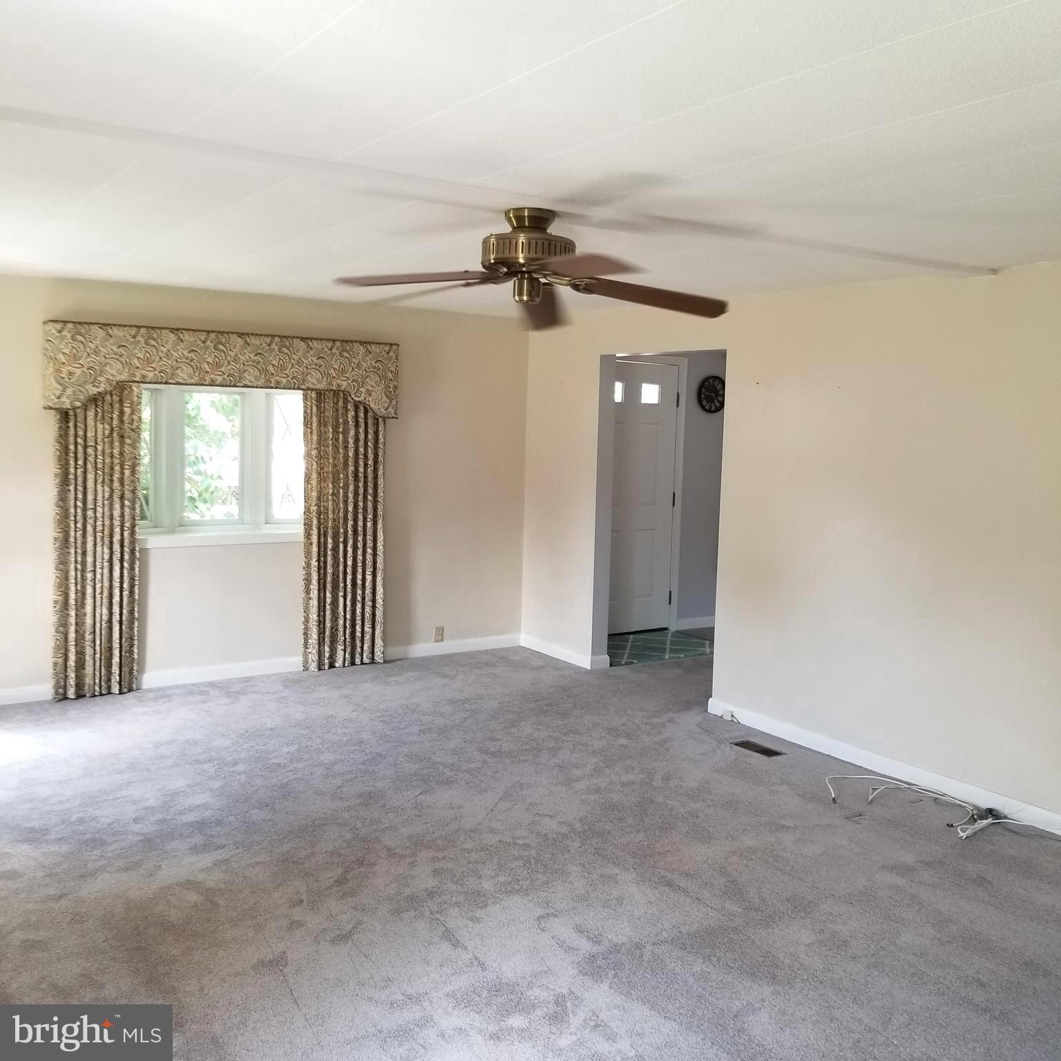 6701 Cornell Road Baltimore, MD 21220 - Photo 8 of 29 LIVINGROOM!