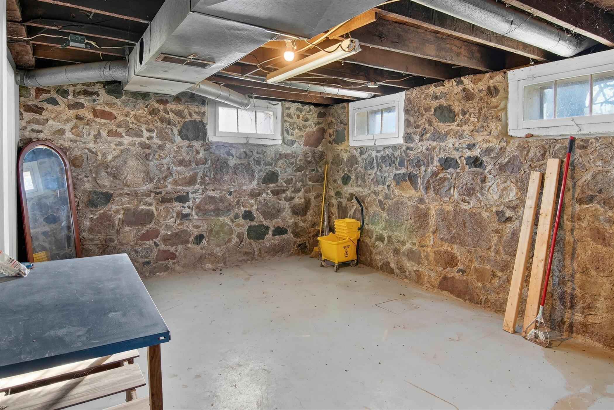 9758 Slee Road Onsted, MI 49265 - Photo 35 of 49 35-9758-Slee-Rd-Onsted-MI-49265-WindowSt