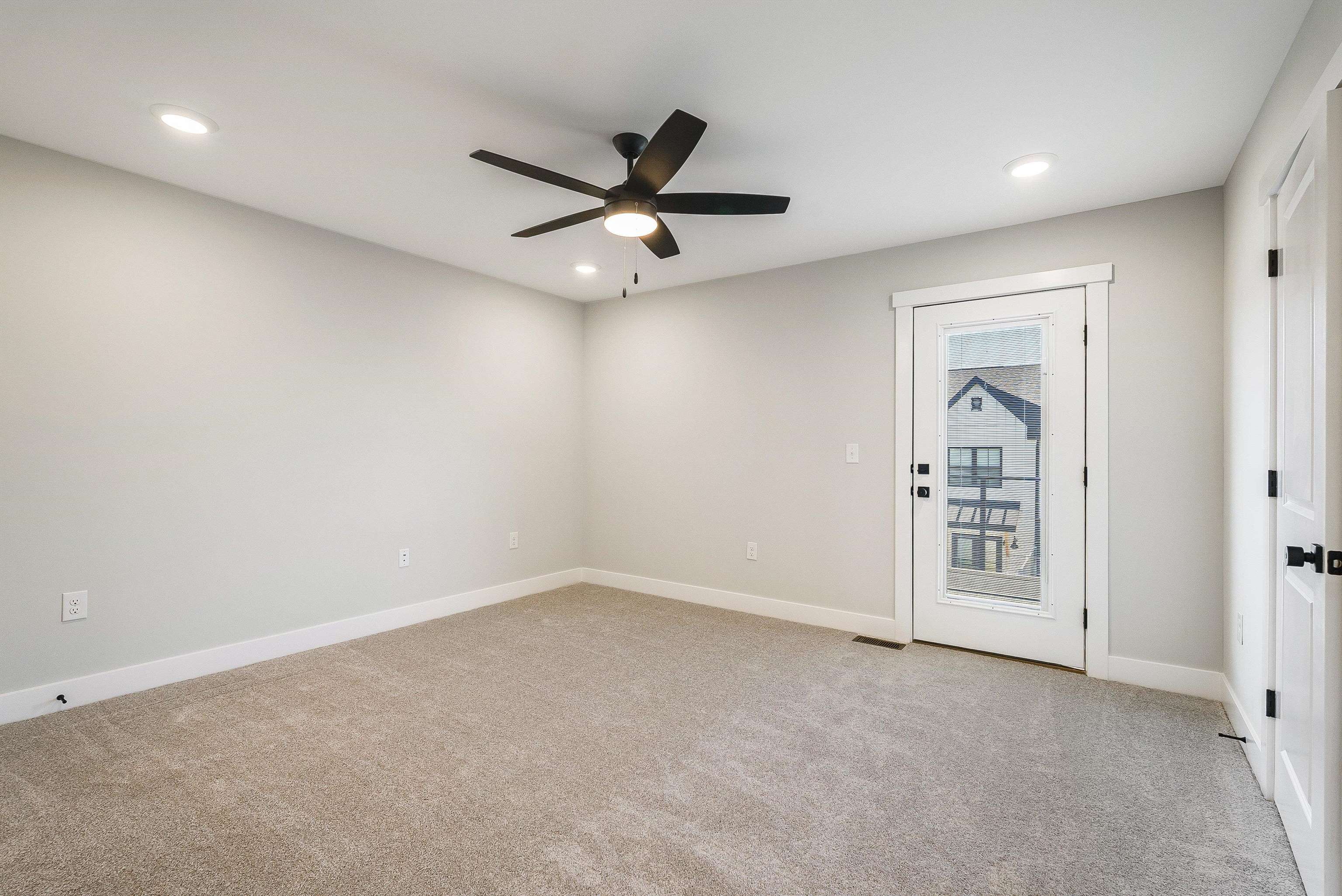 5 Barnyard Circle Bridgewater, VA 22812 - Photo 25 of 75 an empty room with ceiling fan and window