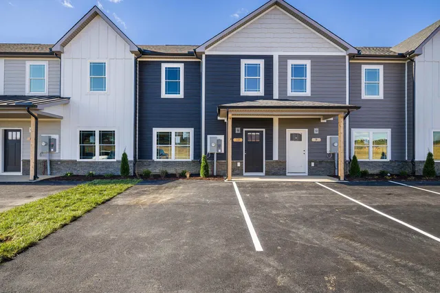 $299,900 | 5 Barnyard Circle, Bridgewater, VA 22812