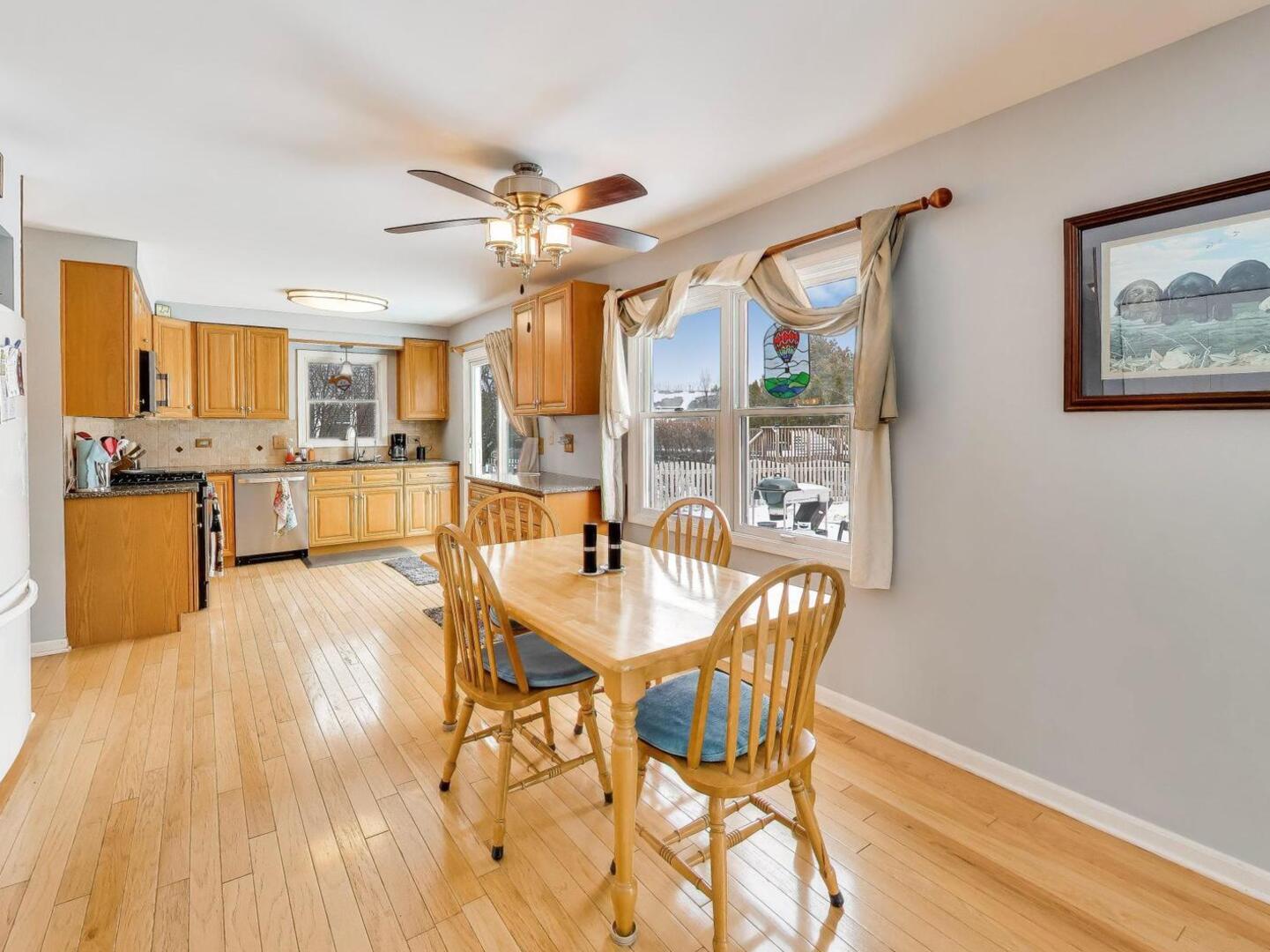 210 Foxmoor Road Fox River Grove, IL 60021 - Photo 11 of 38