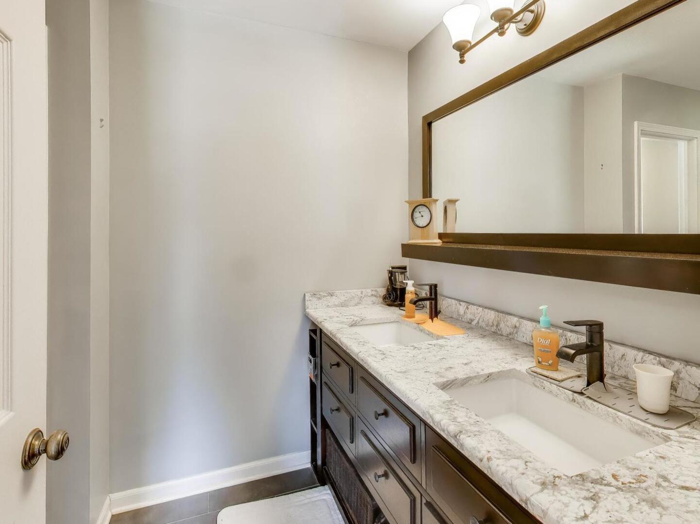 210 Foxmoor Road Fox River Grove, IL 60021 - Photo 20 of 38