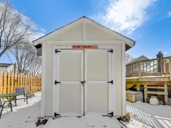 $399,000 | 210 Foxmoor Road, Fox River Grove, IL 60021