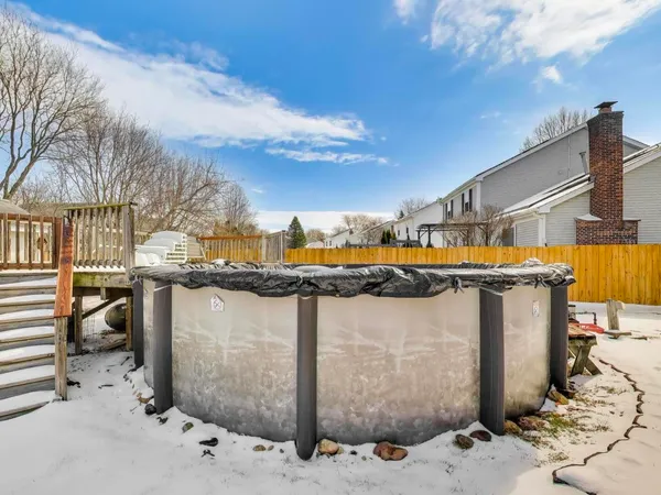 $399,000 | 210 Foxmoor Road, Fox River Grove, IL 60021