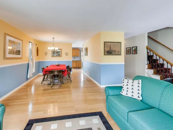 $399,000 | 210 Foxmoor Road, Fox River Grove, IL 60021