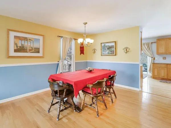 $399,000 | 210 Foxmoor Road, Fox River Grove, IL 60021