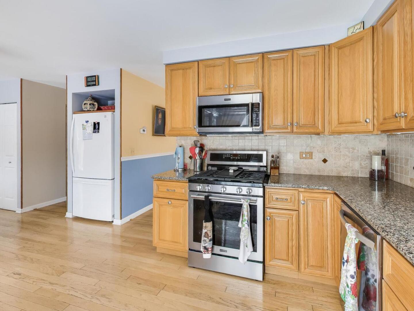 210 Foxmoor Road Fox River Grove, IL 60021 - Photo 10 of 38