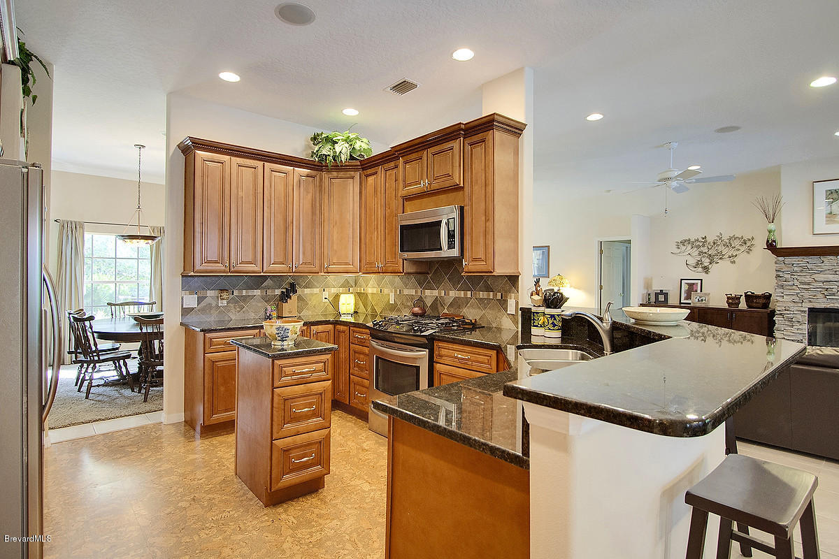 4443 Country Road Melbourne, FL 32934 - Photo 12 of 46 12kit2