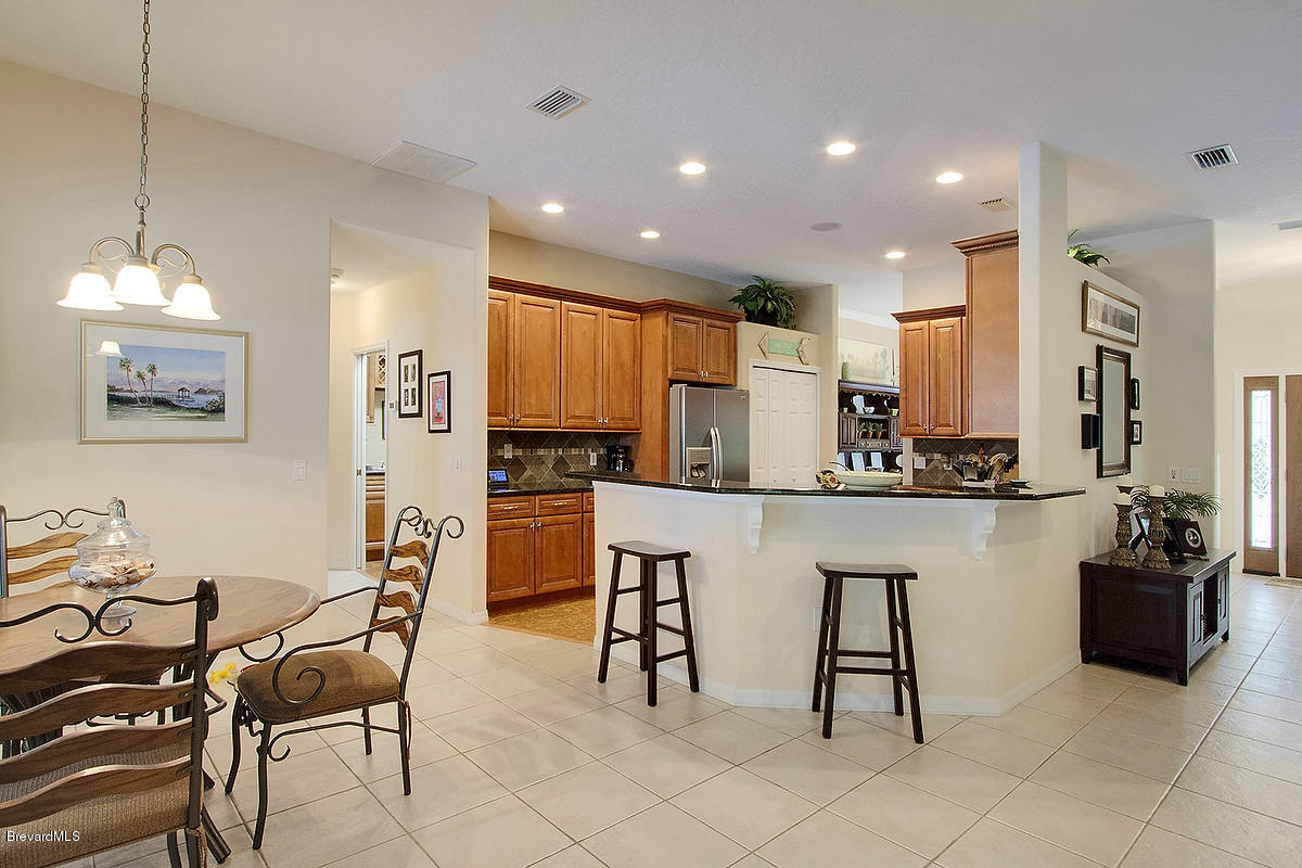4443 Country Road Melbourne, FL 32934 - Photo 13 of 46 13kit3