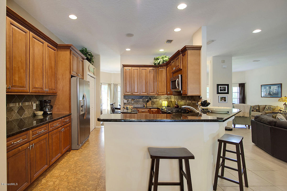 4443 Country Road Melbourne, FL 32934 - Photo 14 of 46 14kit1