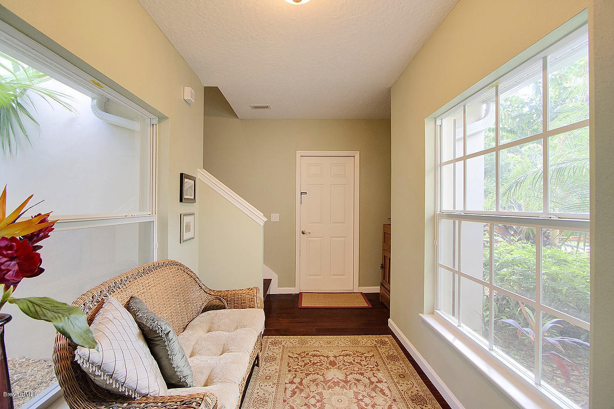 4443 Country Road Melbourne, FL 32934 - Photo 25 of 46 25foyer