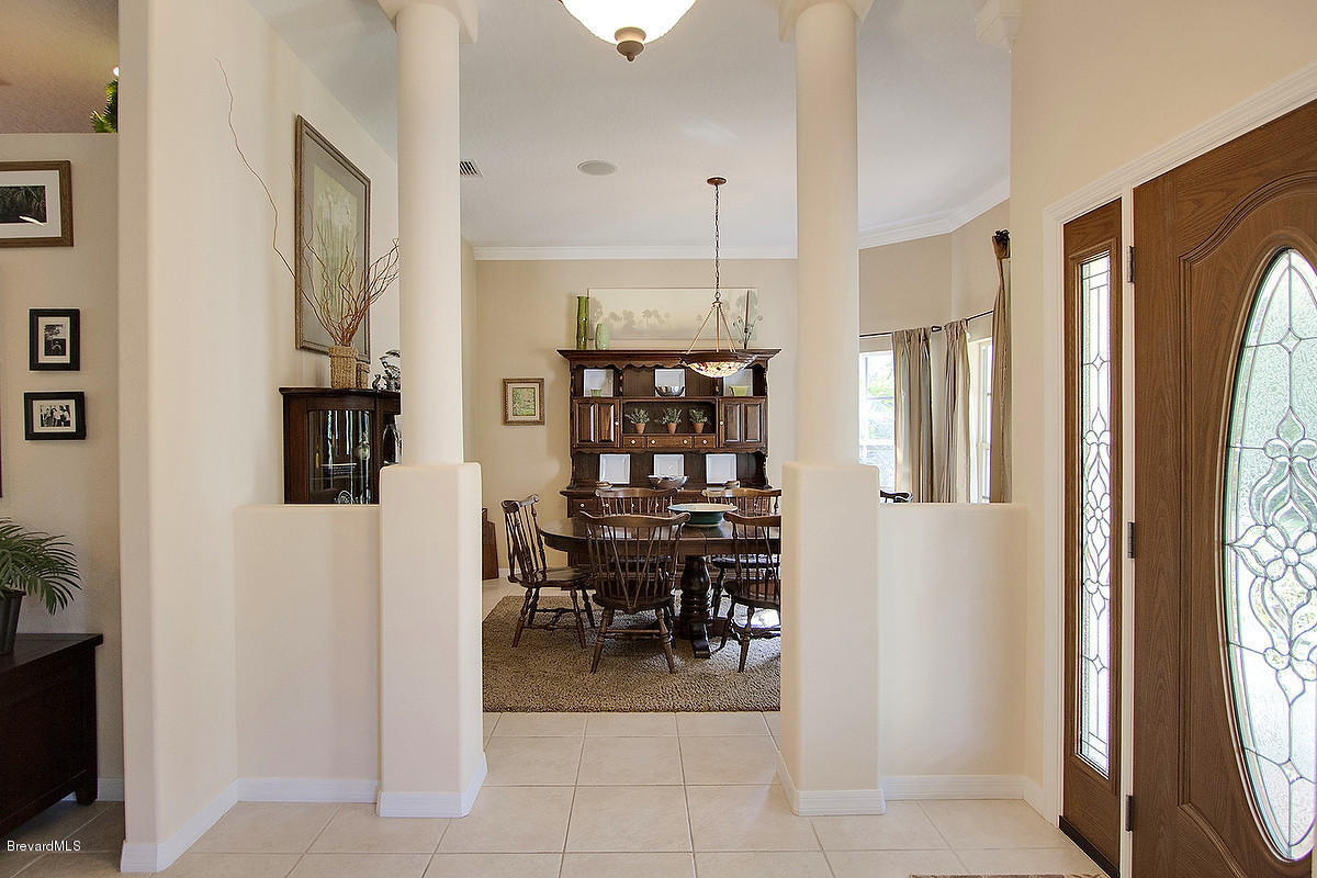 4443 Country Road Melbourne, FL 32934 - Photo 5 of 46 05entry1