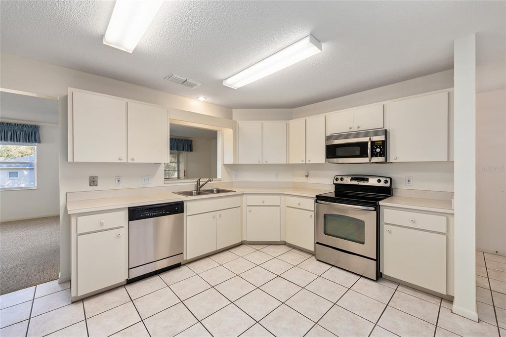 9759 Southwest 97th Street Ocala, FL 34481 - Photo 11 of 26