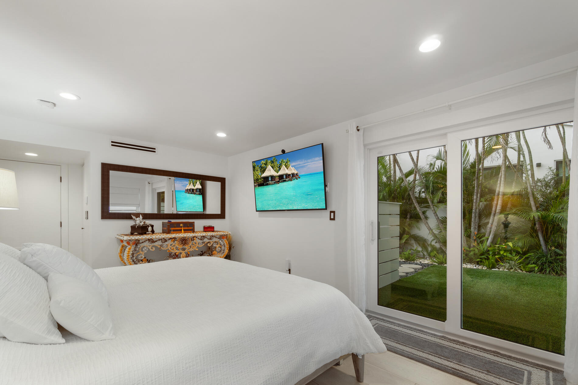 5691 David Lane Ocean Ridge, FL 33435 - Photo 19 of 40 Master Bedroom