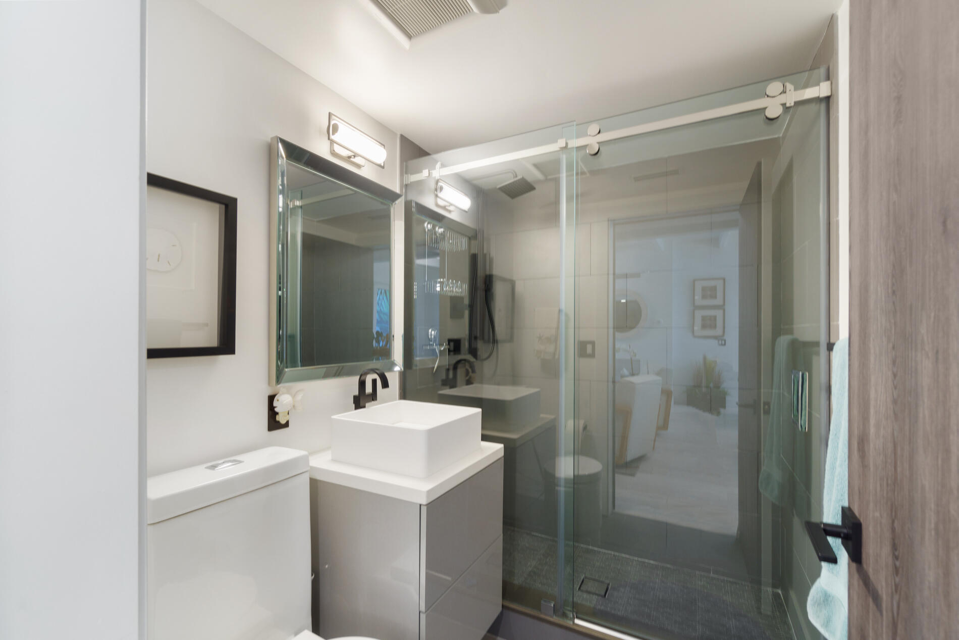 5691 David Lane Ocean Ridge, FL 33435 - Photo 24 of 40 Guest Bath