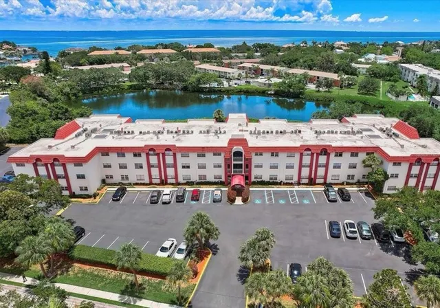 $109,900 | 1860 Massachusetts Avenue Northeast, Unit 102, St. Petersburg, FL 33703