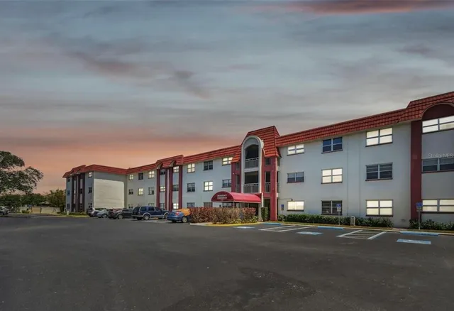 $109,900 | 1860 Massachusetts Avenue Northeast, Unit 102, St. Petersburg, FL 33703