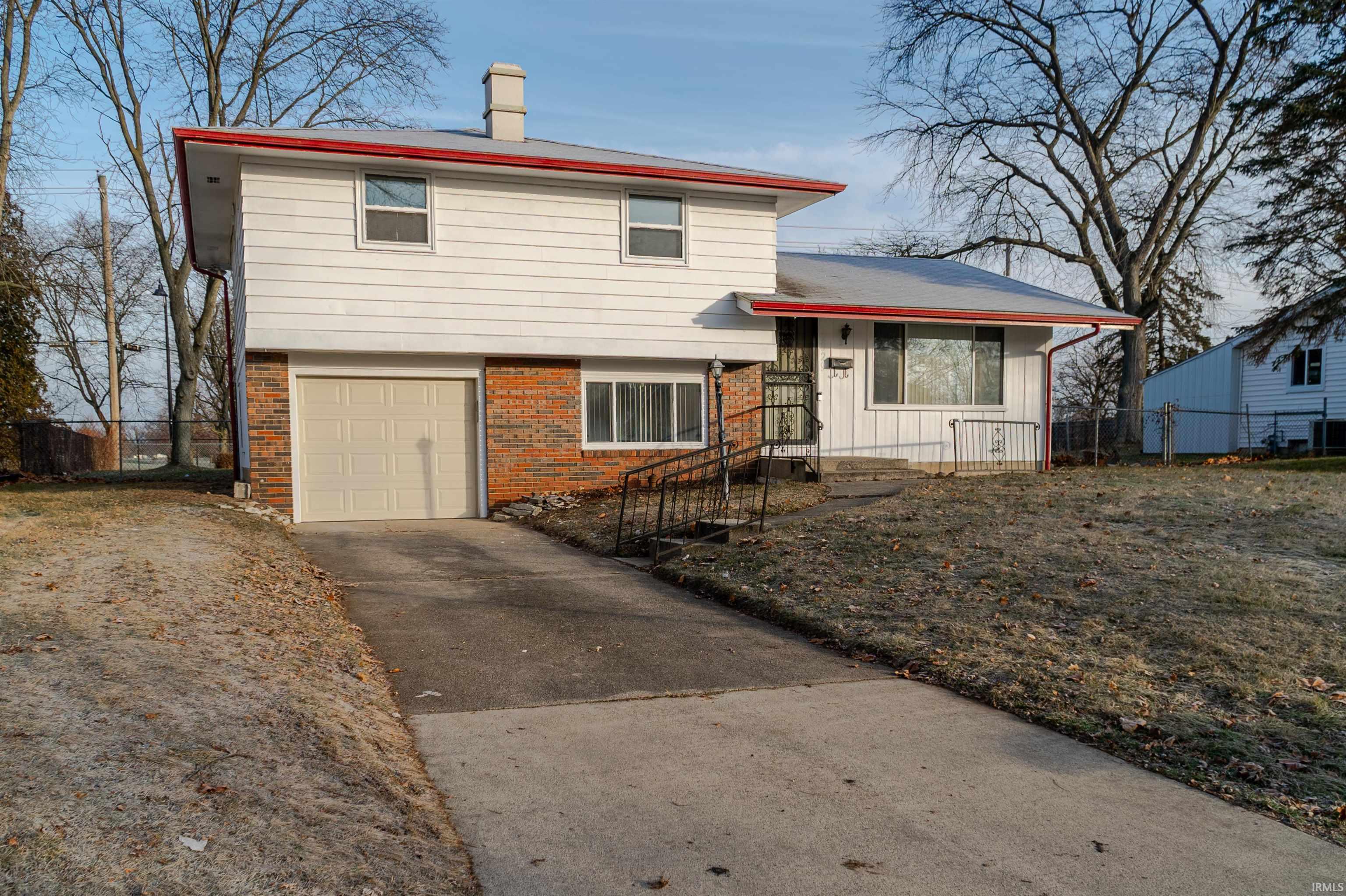 2929 Andre Lane Fort Wayne, IN 46806 - Photo 2 of 35