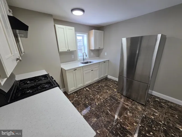 $1,900 | 107 Walnut Avenue, Unit 2, Trenton, NJ 08609