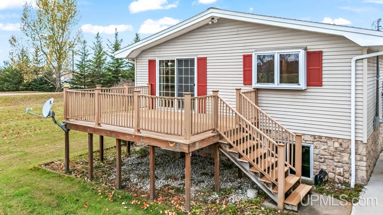 3949 20th Road Gladstone, MI 49837 - Photo 7 of 31